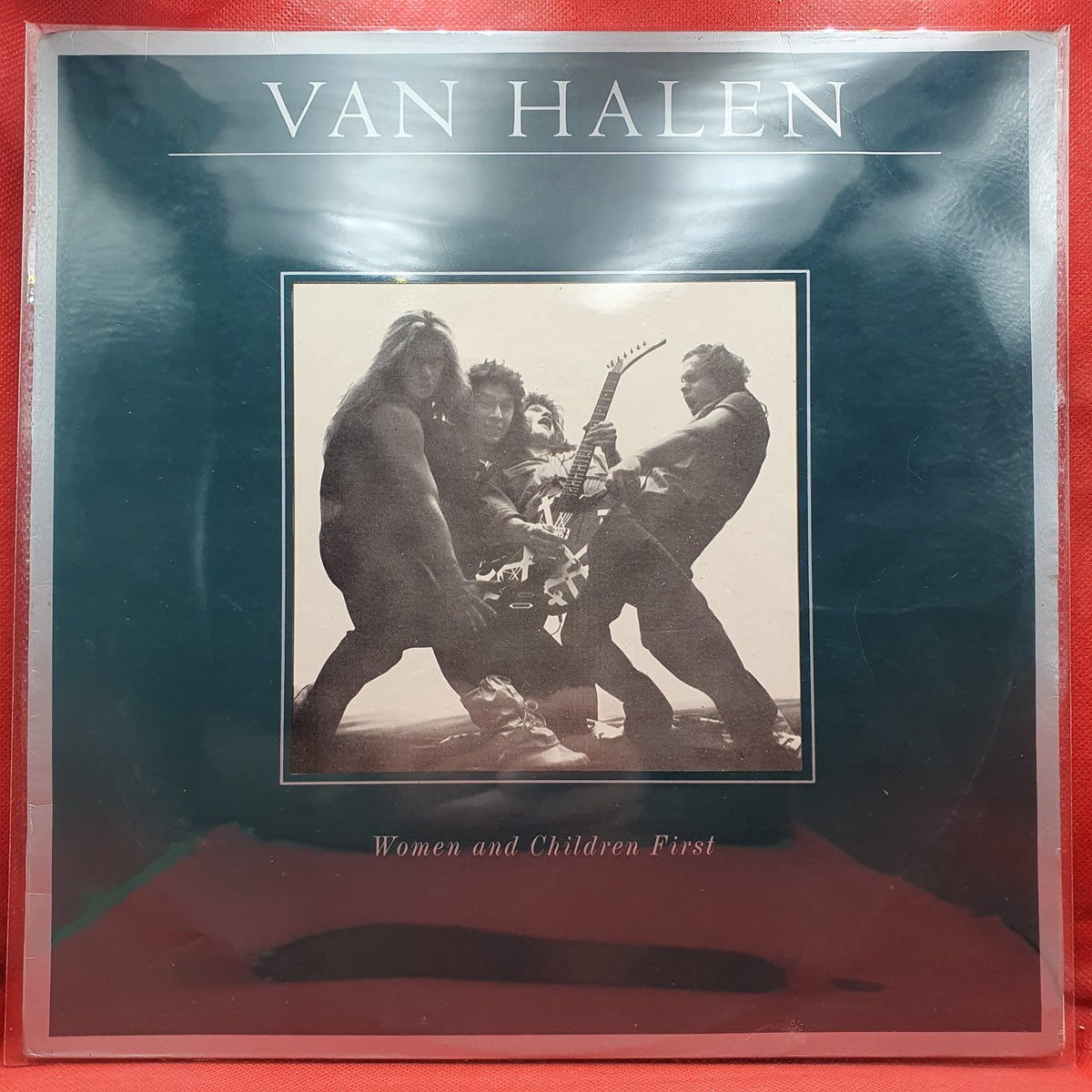 Van Halen - Women And Children First (LP) · fotografia 1 · VSO#928-2464