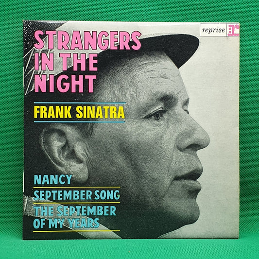 Frank Sinatra - Strangers In The Night (EP) · fotografia 1 · VSO#973-2598